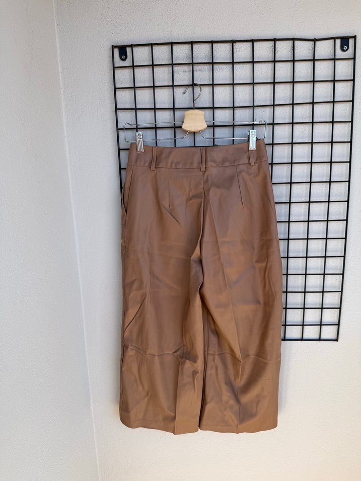 Kemerli Bej Mini Deri Kadın Pantolon - Görsel 5