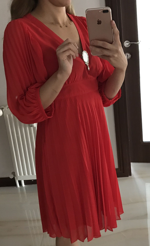 Koton Yılbaşı için Harika kırmızı elbise