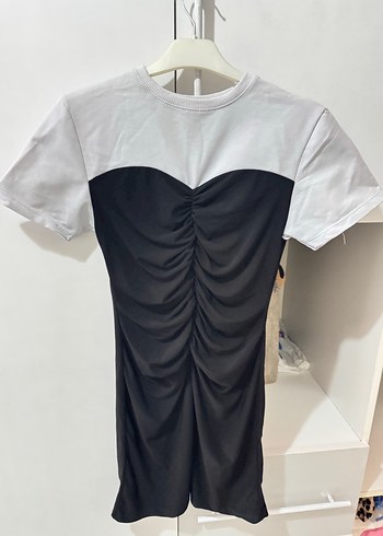 Kısa Kollu Siyah-Beyaz Mini Elbise