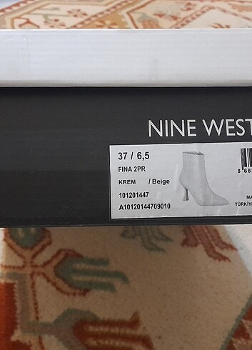 Nine West Nine West bot