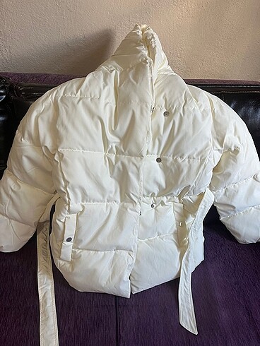 Bershka etiketli mont