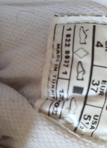 37 Beden FILA SNEAKERS