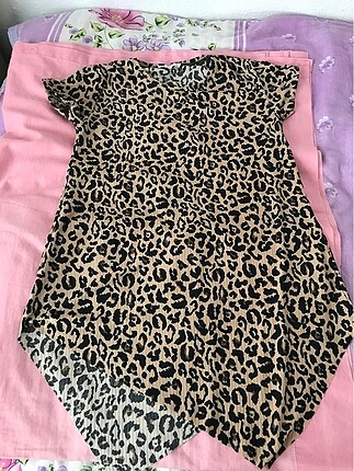 Leoparlı tişört