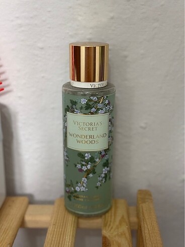 Victorias secret vücut spreyi wonderland woods