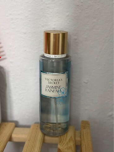 Victorias secret vücut spreyi jasmine rainfall