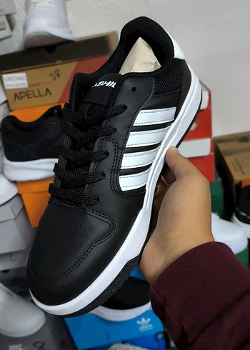 Adidas Siyah Beyaz Spor Ayakkabi