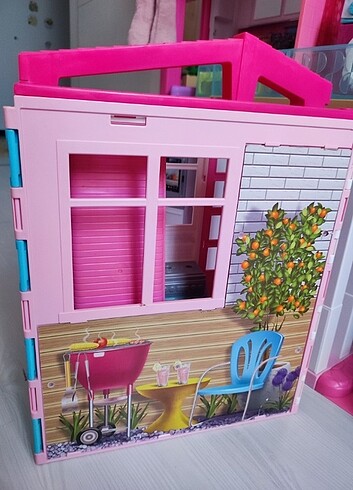  Barbie'nin portatif evi