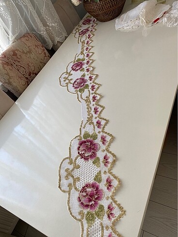 Beden Batikli pike nevresim başlığına dantel