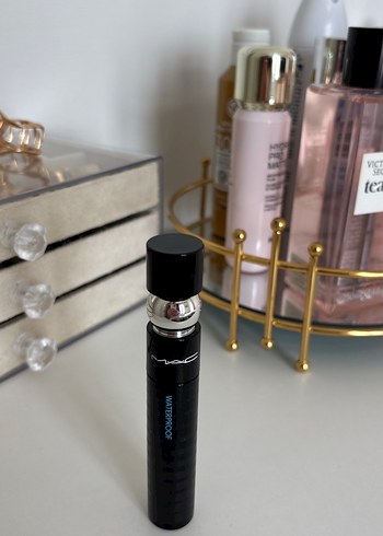 MAC Siyah Parlak Maskara - Görsel 2