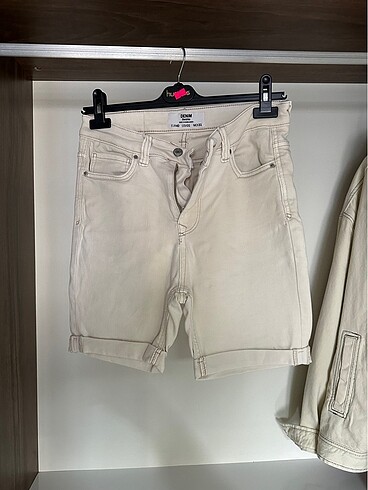 Bershka Bermuda
