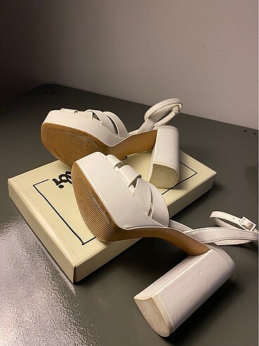 Stradivarius gelinlik ayakkabısı - Görsel 5