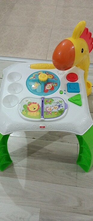 Egitici oyuncak masa