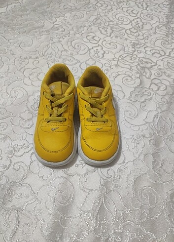 25 Beden sarı Renk Nike spor ayakkabı 