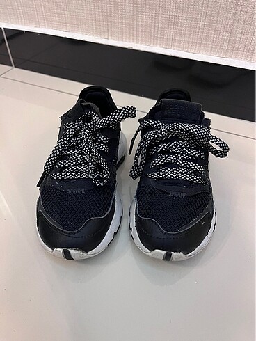 Adidas spor ayakkabı