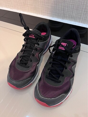 Nike spor ayakkabı