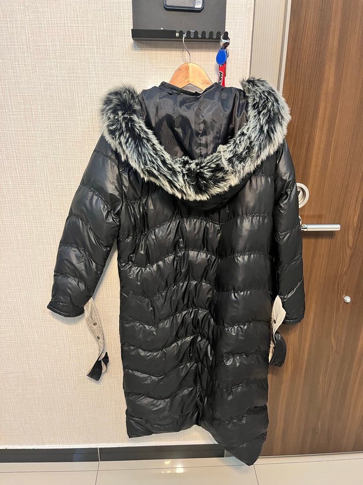 Siyah parlak Kadın Uzun Kışlık Mont - Görsel 2