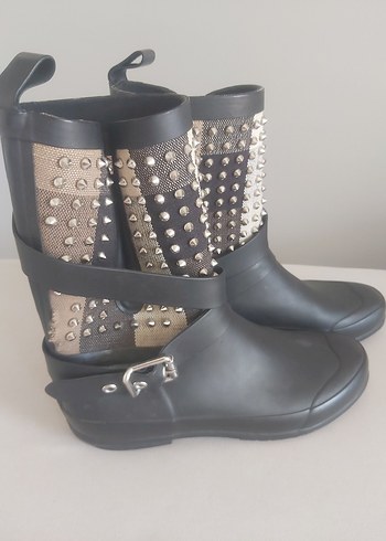 Burberry Metal Civili Siyah Orta Boy Cizme