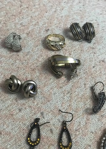 Gri Mini Boncuklu Vintage Küpeler