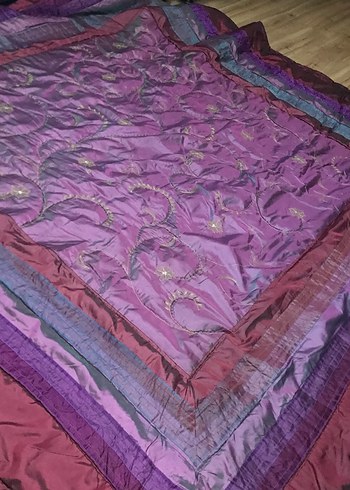 İşlemeli Parlak Mor Yatak Örtüsü - Görsel 3