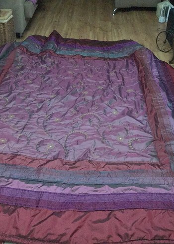 İşlemeli Parlak Mor Yatak Örtüsü - Görsel 4