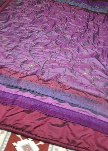 İşlemeli Parlak Mor Yatak Örtüsü - Görsel 2