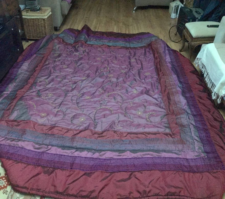 İşlemeli Parlak Mor Yatak Örtüsü - Görsel 4