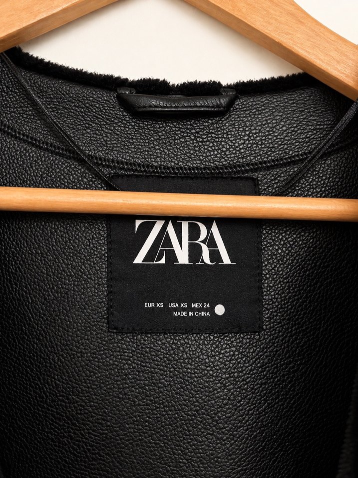 Zara Siyah Suni Kürk Kısa Kaban XS — görsel 3/4