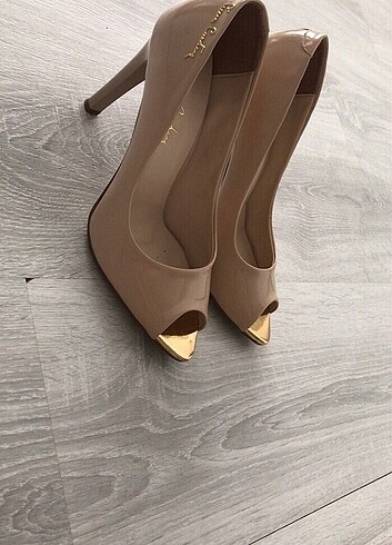 Pierre Cardin Stiletto