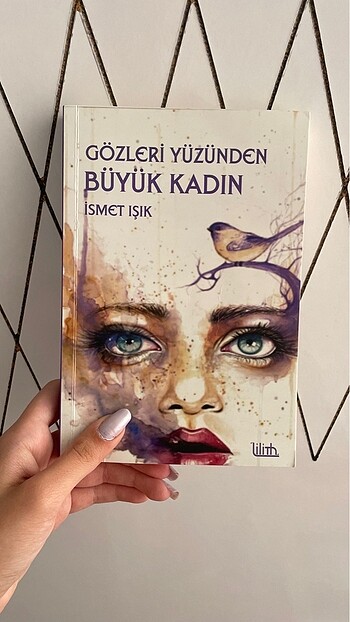 gözleri yüzünden büyük kadın