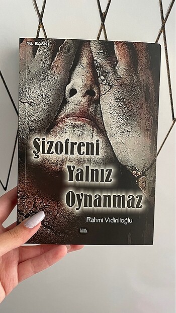 şizofreni yalnız oynamaz
