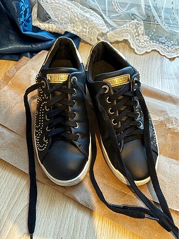 Guess Spor Ayakkabı