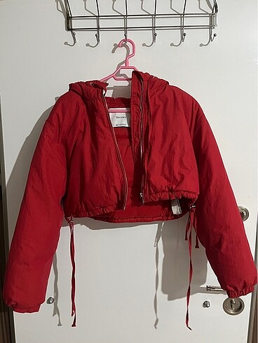 Bershka kırmızı mont
