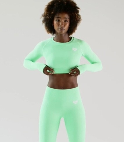 Nike Womens Best uzun kollu Crop top ve şortlu takım