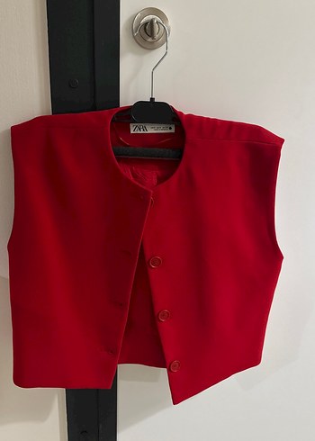 Zara Kirmizi Kisa Kolsuz Yelek