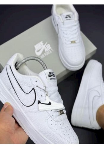 Nike Air Force Sneaker