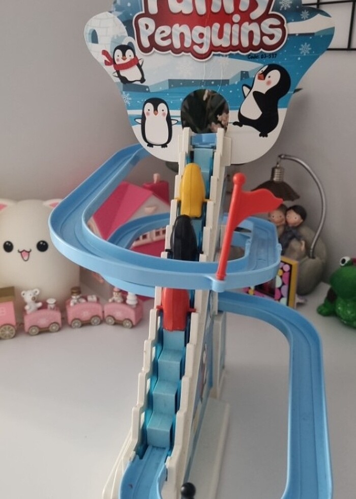 Pilsan merdiven çıkan penguen - Görsel 3