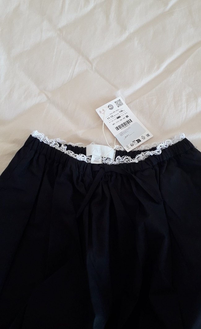 Siyah Piliseli Midi Balon Etek - Görsel 3