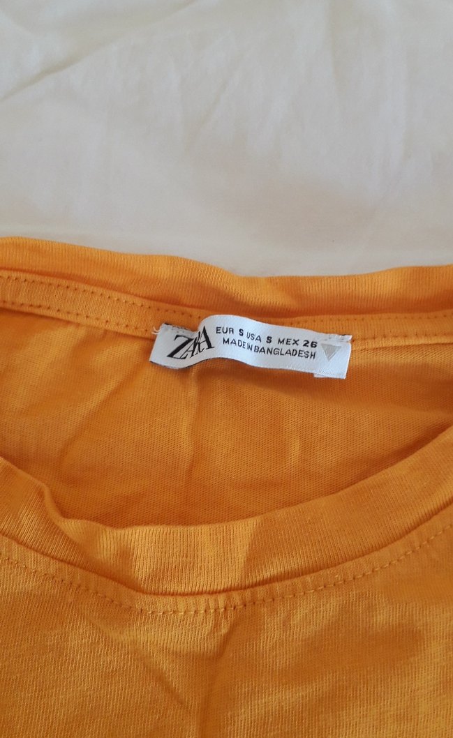 Kısa Kollu Turuncu Fırfırlı Kadın Tişört - Görsel 3