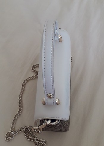 Guess monogram çanta - Görsel 11