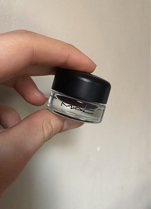 Koyu mor jel eyeliner