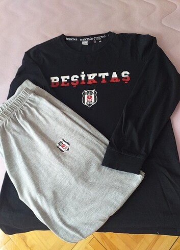 12,13 yaş Besiktaş armalı pijama takımı