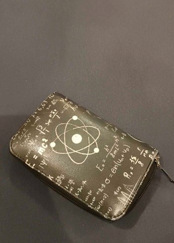 Mango Atom Desenli Siyah Matematikli Kalemlik