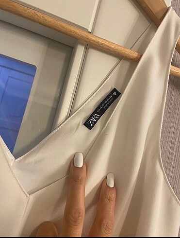 xs Beden beyaz Renk Dökümlü , astarlı zara elbise