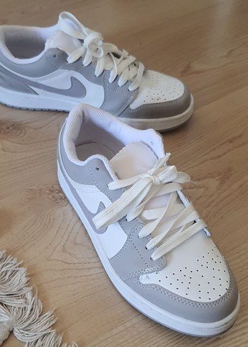 Nike Beyaz Gri Dusuk Bilekli Sneaker