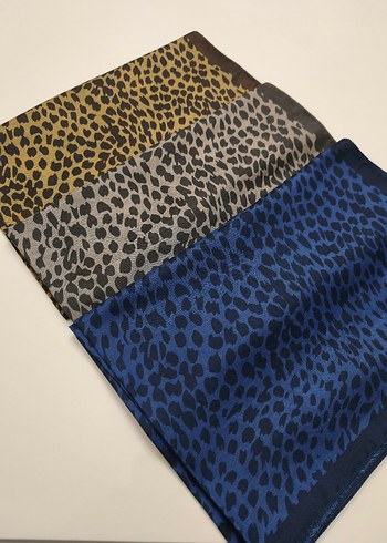 Çift taraflı Lacivert Desenli Kadın Şal - Görsel 3