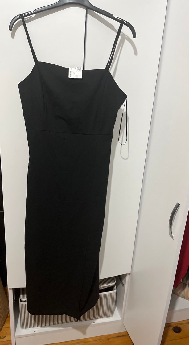 Siyah Uzun İnce Askılı Kadın Elbise - Görsel 2