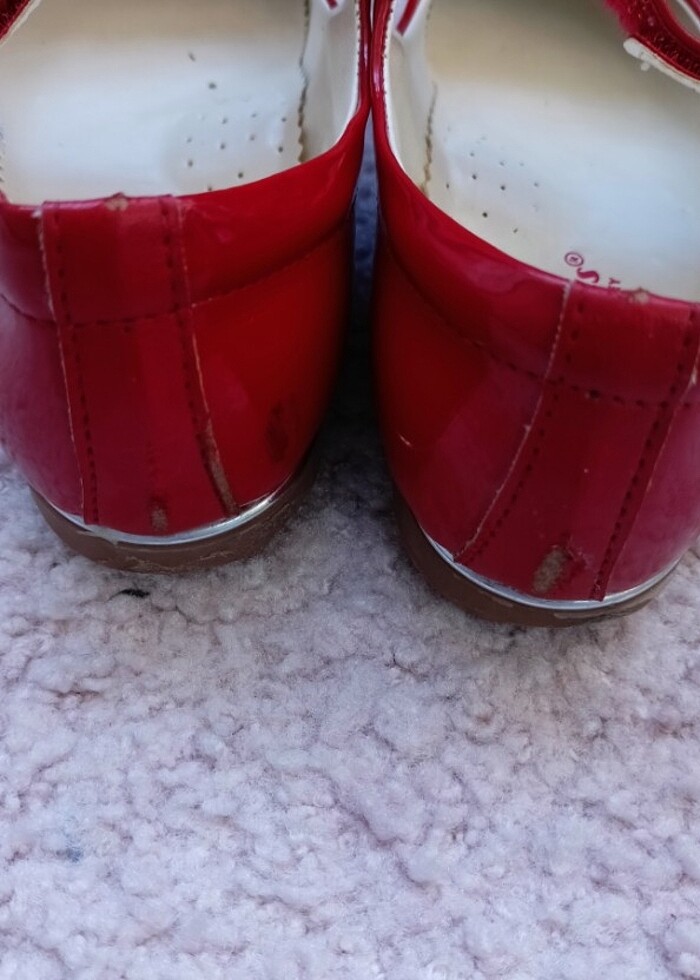 Kırmızı ayakkabı - Görsel 5