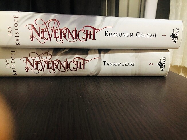 Nevernight 1-2