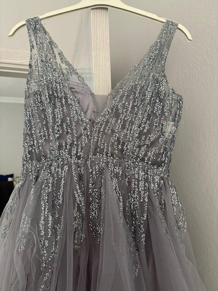 Gri Nakışlı Dantel İşlemeli Uzun Abiye Elbise - Görsel 4