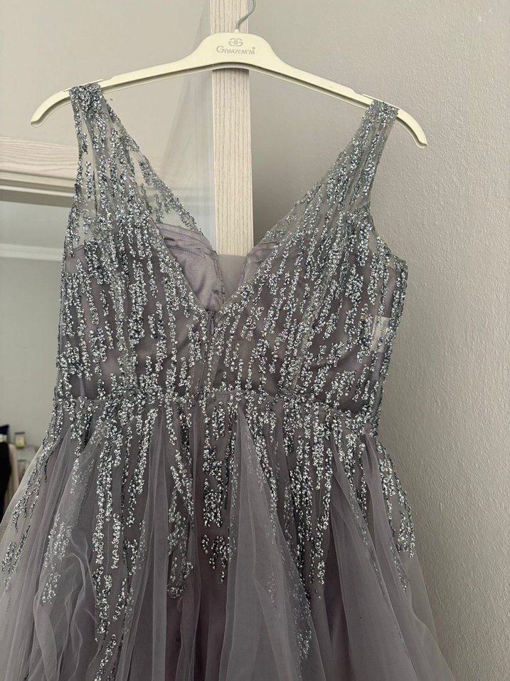 Gri Nakışlı Dantel İşlemeli Uzun Abiye Elbise - Görsel 3